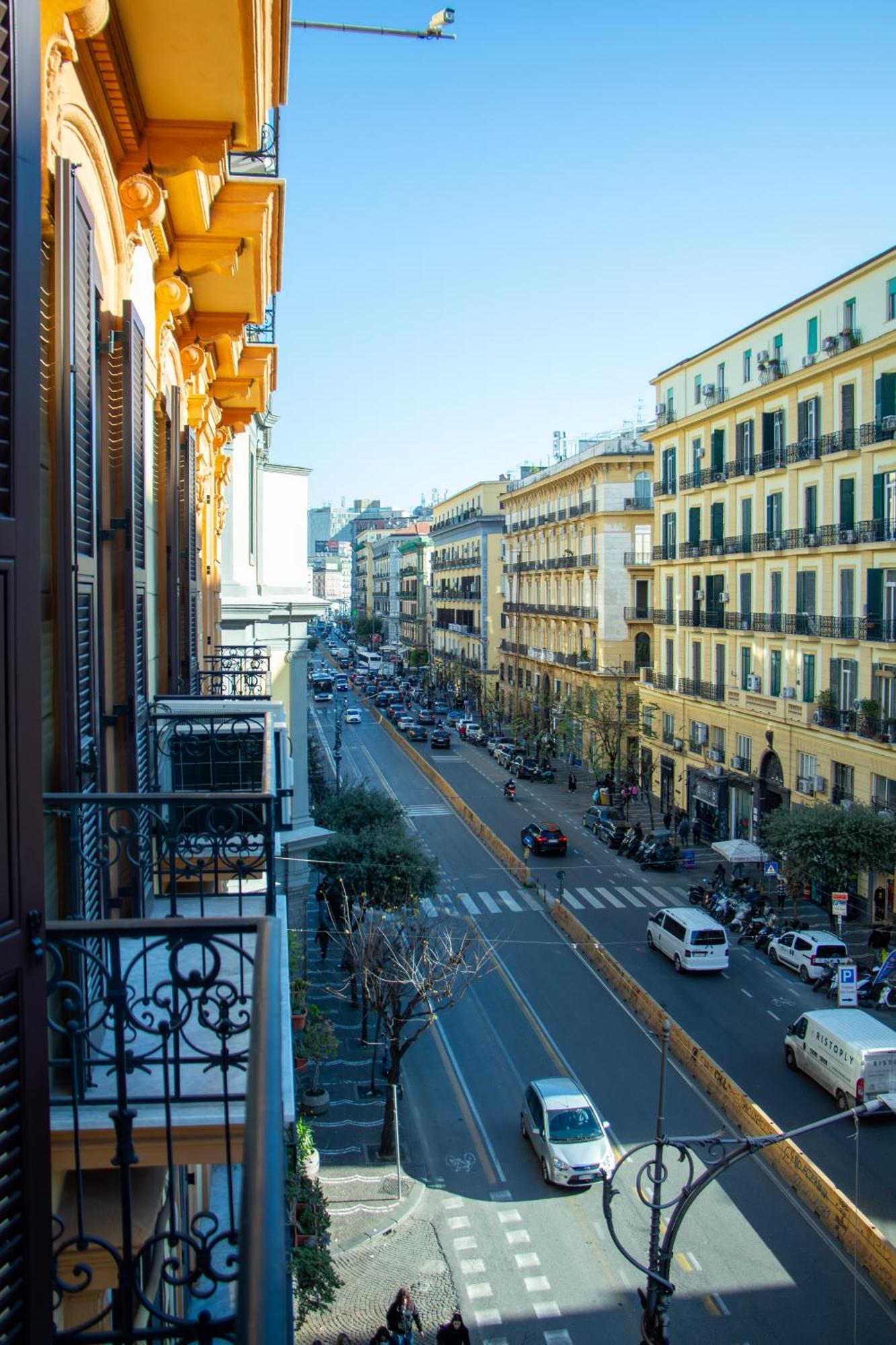 ホテル Beb Umberto I Napoli エクステリア 写真