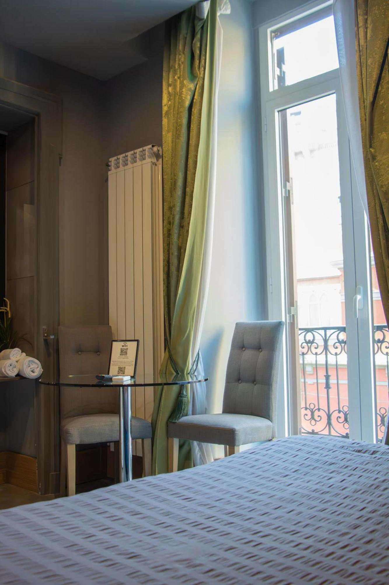 ホテル Beb Umberto I Napoli エクステリア 写真